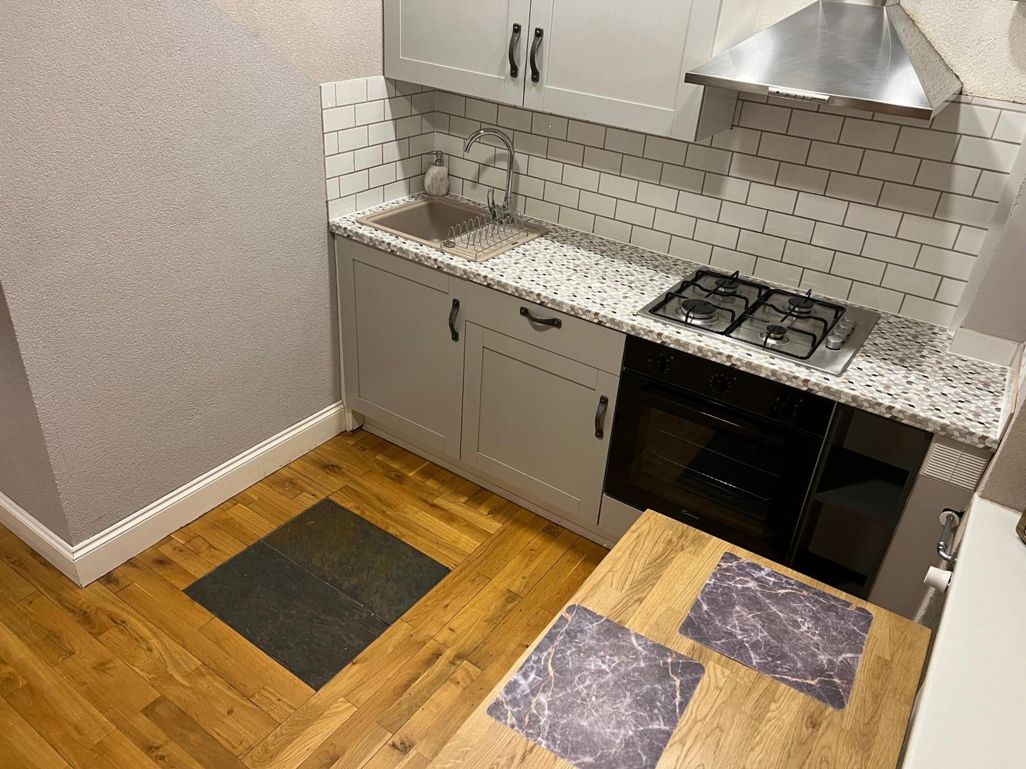 Apartamentas - Zalia Pusis *